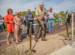 WaterschapDijkversterkingHansweert2025 - opening keermuur knippen lint