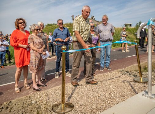 WaterschapDijkversterkingHansweert2025 - opening keermuur knippen lint